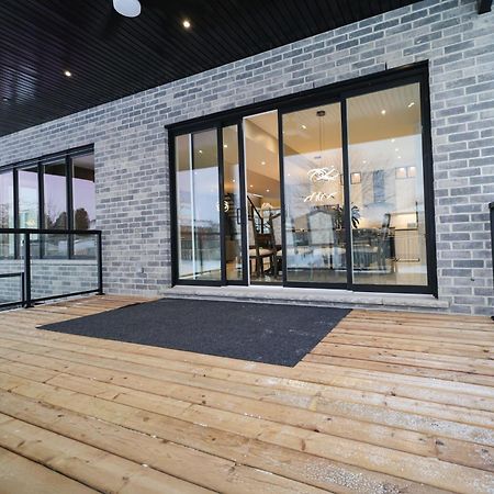 Modern 6 Bedroom Masterpiece In Niagara Falls Exteriör bild
