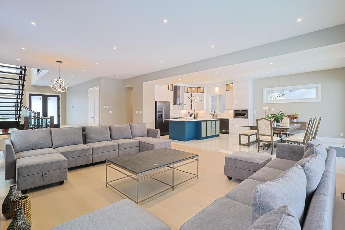 Modern 6 Bedroom Masterpiece In Niagara Falls Exteriör bild