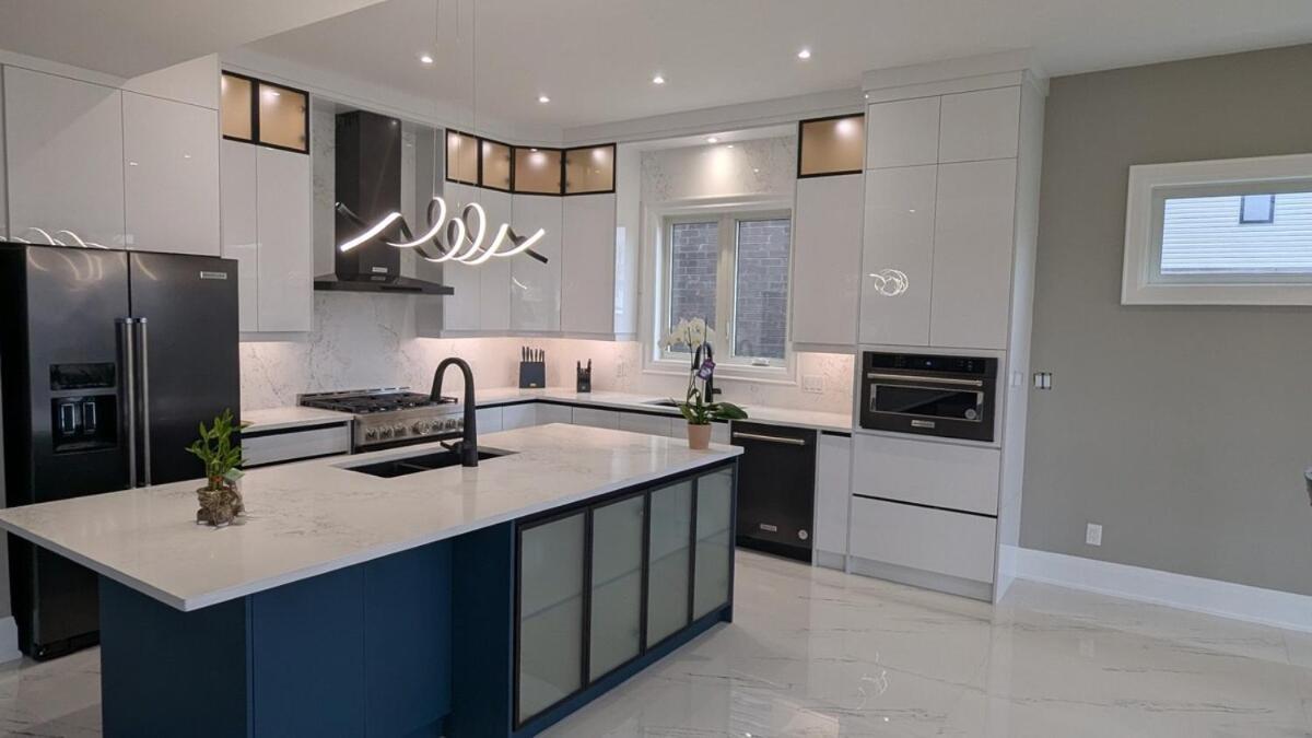 Modern 6 Bedroom Masterpiece In Niagara Falls Exteriör bild
