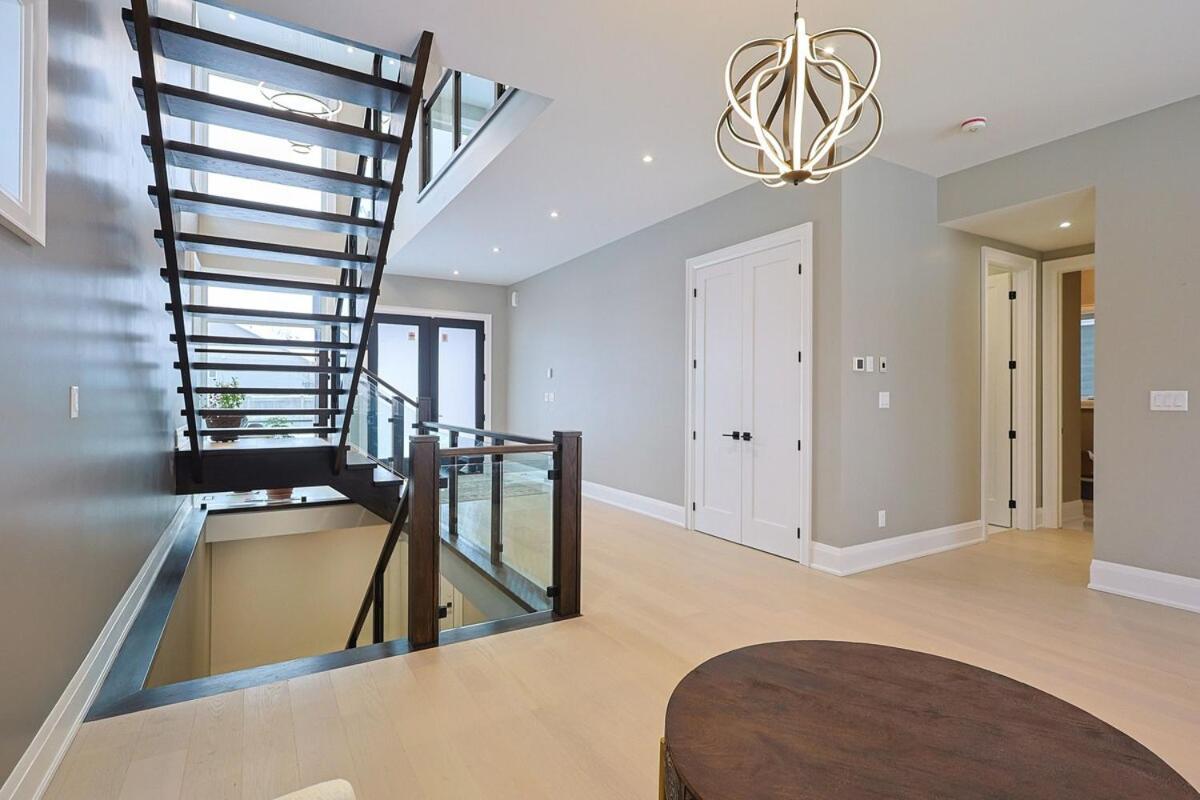 Modern 6 Bedroom Masterpiece In Niagara Falls Exteriör bild