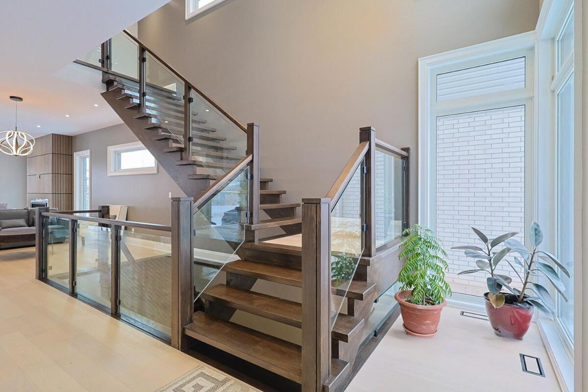 Modern 6 Bedroom Masterpiece In Niagara Falls Exteriör bild
