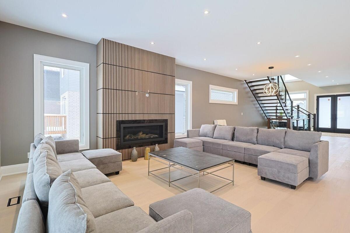 Modern 6 Bedroom Masterpiece In Niagara Falls Exteriör bild