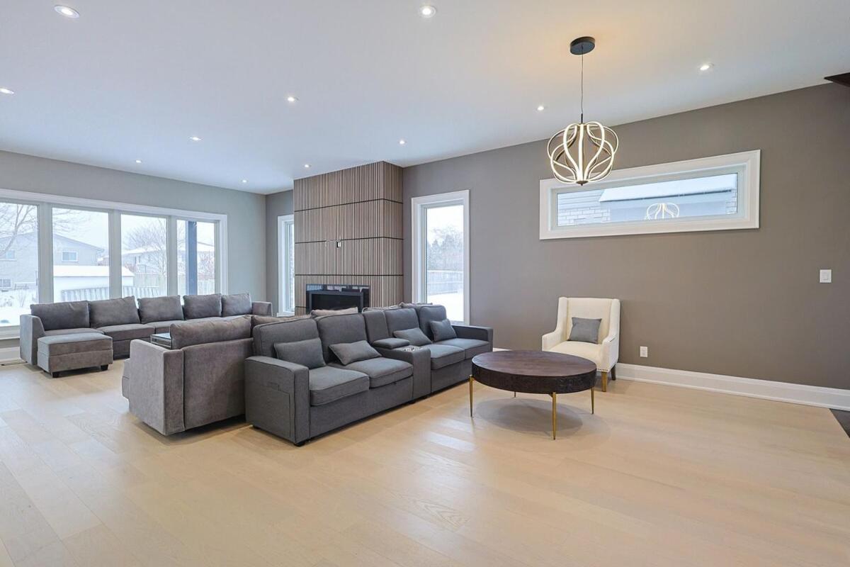 Modern 6 Bedroom Masterpiece In Niagara Falls Exteriör bild