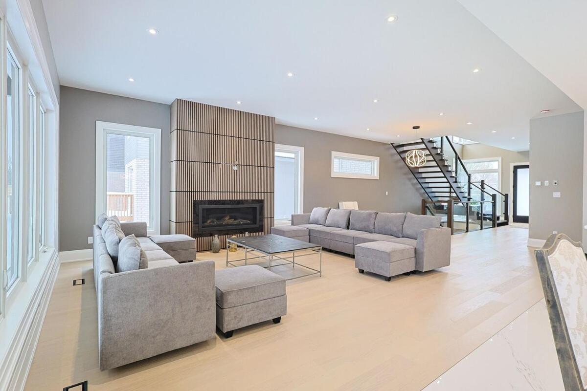 Modern 6 Bedroom Masterpiece In Niagara Falls Exteriör bild