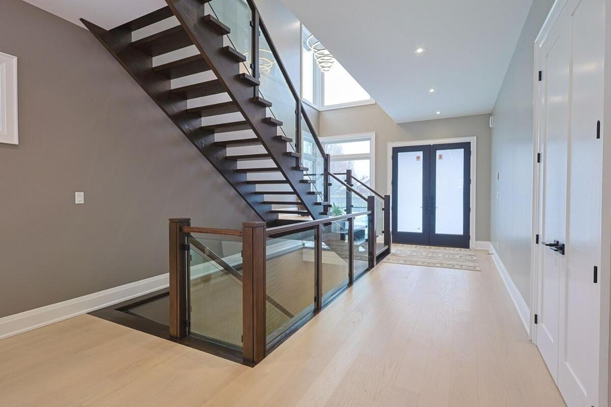 Modern 6 Bedroom Masterpiece In Niagara Falls Exteriör bild